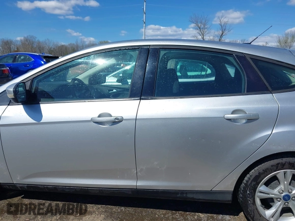 2013 Ford Focus SE with VIN 1FADP3K29DL162071, listed as a IAAI auction lot 41883318 with 170,911 mi miles. Bid and sale history available at carsss.com. Image 14.