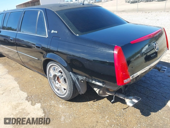 2006 Cadillac DTS Professional z VIN 1GEEH96Y56U550027, wystawiony jako IAAI lot #41663248 z przebiegiem 58 471 mil mil oraz . Historia ofert i sprzedaży dostępna na DreamBid. Obrazek 19.
