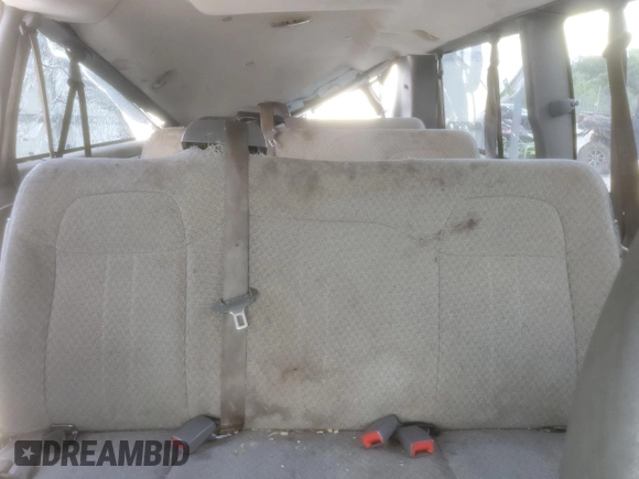 2012 Chevrolet Express Passenger 1LT z VIN 1GAZG1FG6C1144110, wystawiony jako Copart lot #56135025 z przebiegiem 145 093 mil mil oraz Szkoda całkowita • Salvage title. Historia ofert i sprzedaży dostępna na DreamBid. Obrazek 10.