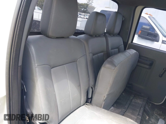 2011 Ford Super Duty F-250 SRW XL with VIN 1FT7W2A68BEB42288, listed as a IAAI auction lot 42021193 with 262,801 mi miles. Bid and sale history available at carsss.com. Image 8.