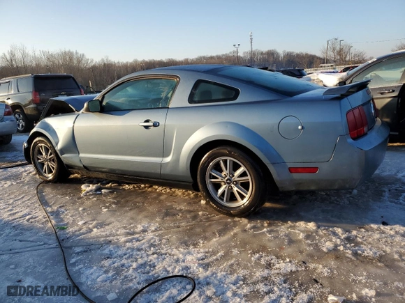 2005 Ford Mustang Deluxe with VIN 1ZVFT80N555134599, listed as a Copart auction lot 87826455 with 208,306 mi miles and Non Repairable. Bid and sale history available at carsss.com. Image 2.
