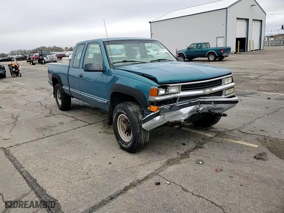 1997 Chevrolet C/K 2500 with VIN 1GCGK29R7VE272562, listed as a Copart auction lot 81950544 with 149,179 mi miles and Salvage Title. Bid and sale history available at carsss.com. Image 11.