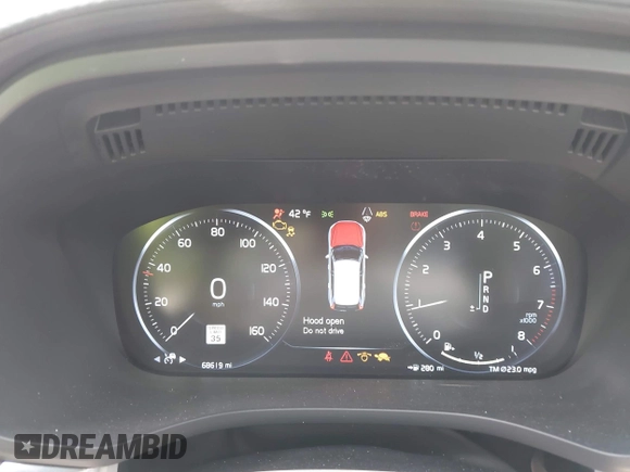 2020 Volvo XC60 Inscription with VIN YV4102DL3L1468305, listed as a IAAI auction lot 41329470 with 68,619 mi miles and . Bid and sale history available at DreamBid. Image 7.