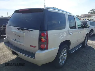 2013 GMC Yukon Denali with VIN 1GKS1EEF6DR158591, listed as a IAAI auction lot 41846763 with 182,720 mi miles. Bid and sale history available at carsss.com. Image 4.