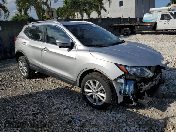 2017 Nissan Rogue SL with VIN JN1BJ1CR7HW116023, listed as a Copart auction lot 46780605 with 29,006 mi miles and Salvage Title. Bid and sale history available at DreamBid. Image 4.