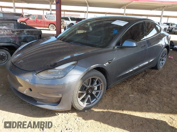 2022 Tesla Model 3 Long Range z VIN 5YJ3E1EB5NF205806, wystawiony jako IAAI lot #42063489 z przebiegiem 63 307 mil mil oraz . Historia ofert i sprzedaży dostępna na DreamBid. Obrazek 19.