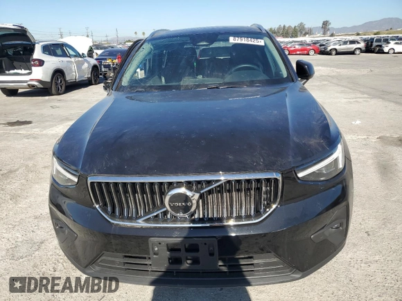 2024 Volvo XC40 Plus Bright Theme z VIN YV4L12UE0R2215081, wystawiony jako Copart lot #87918425 z przebiegiem 19 841 mil mil oraz Szkoda całkowita • Salvage title. Historia ofert i sprzedaży dostępna na DreamBid. Obrazek 5.