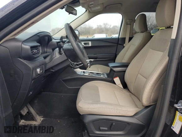 2022 Ford Explorer with VIN 1FMSK8BH7NGB79670, listed as a Copart auction lot 49423615 with 30,559 mi miles and Salvage title. Bid and sale history available at DreamBid. Image 7.
