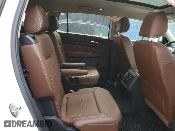 2022 Volkswagen Atlas SEL with VIN 1V2BP2CA0NC530770, listed as a Copart auction lot 55657454 with 31,121 mi miles and Salvage title. Bid and sale history available at DreamBid. Image 11.