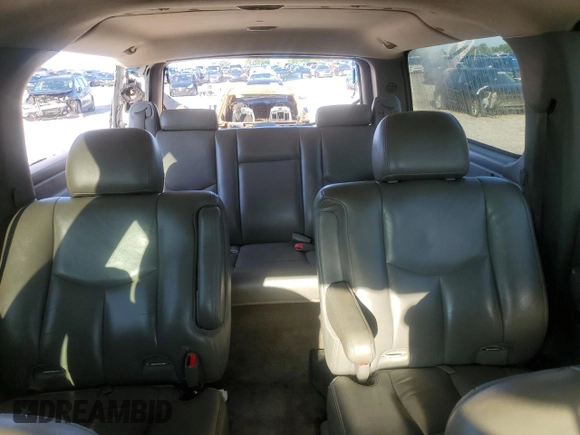 2005 Chevrolet Suburban LT with VIN 1GNEC16ZX5J126268, listed as a Copart auction lot 59576855 with 352,795 mi miles and Salvage title. Bid and sale history available at DreamBid. Image 10.
