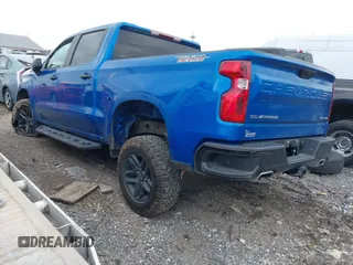 2022 Chevrolet Silverado 1500 Custom Trail Boss with VIN 3GCPDCED3NG689082, listed as a IAAI auction lot 41847136 with 38,101 mi miles and . Bid and sale history available at DreamBid. Image 3.