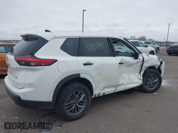 2024 Nissan Rogue S with VIN 5N1BT3ABXRC685066, listed as a IAAI auction lot 41381146 with 8,377 mi miles. Bid and sale history available at carsss.com. Image 4.