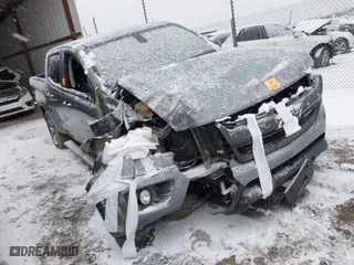 2018 Chevrolet Colorado 2WD Z71 with VIN 1GCGSDEN1J1143913, listed as a IAAI auction lot 41284645 with 0 mi miles. Bid and sale history available at carsss.com. Image 1.