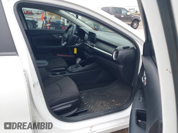2021 Kia Forte LXS with VIN 3KPF24AD2ME320947, listed as a IAAI auction lot 42128739 with 94,229 mi miles and . Bid and sale history available at DreamBid. Image 5.