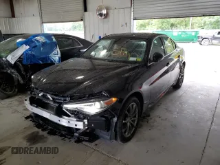 2019 Alfa Romeo Giulia with VIN ZARFANAN2K7622887, listed as a Copart auction lot 58398782 with 9,849 mi miles. Bid and sale history available at carsss.com. Image 2.