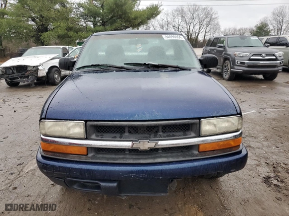 2000 Chevrolet S-10 LS with VIN 1GCCS1447Y8118831, listed as a Copart auction lot 84090064 with 0 mi miles and Salvage Title. Bid and sale history available at carsss.com. Image 5.