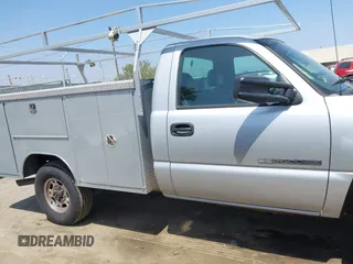 2004 GMC Sierra 1500 with VIN 1GDHC24U94E363663, listed as a IAAI auction lot 42554125 with 86,559 mi miles and . Bid and sale history available at DreamBid. Image 13.