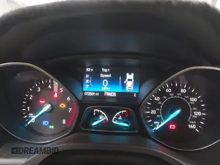 2017 Ford Escape SE z VIN 1FMCU0GD5HUD42585, wystawiony jako IAAI lot #41736097 z przebiegiem 72 501 mil mil oraz . Historia ofert i sprzedaży dostępna na DreamBid. Obrazek 7.