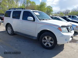 2008 Nissan Pathfinder S z VIN 5N1AR18B38C661131, wystawiony jako IAAI lot #41996367 z przebiegiem 213 182 mil mil oraz . Historia ofert i sprzedaży dostępna na DreamBid. Obrazek 1.