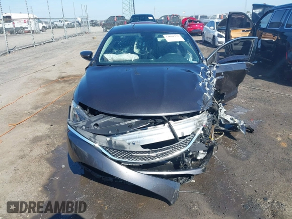 2015 Chrysler 200 Limited with VIN 1C3CCCAB1FN626906, listed as a IAAI auction lot 41644390 with 69,072 mi miles. Bid and sale history available at carsss.com. Image 12.