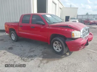 2005 Dodge Dakota SLT with VIN 1D7HE48N65S275384, listed as a IAAI auction lot 37842815 with Not Provided miles. Bid and sale history available at carsss.com. Image 1.
