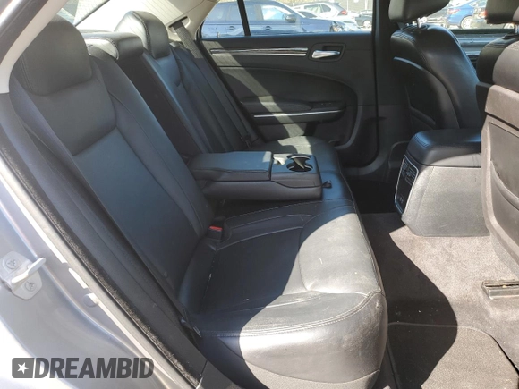 2015 Chrysler 300 Limited z VIN 2C3CCAAG7FH779797, wystawiony jako Copart lot #52281375 z przebiegiem 140 141 mil mil oraz Szkoda całkowita • Salvage title. Historia ofert i sprzedaży dostępna na DreamBid. Obrazek 10.
