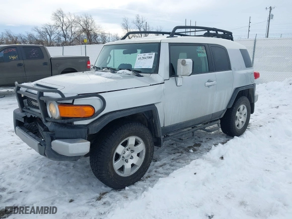 2008 Toyota FJ Cruiser with VIN JTEBU11F28K044728, listed as a IAAI auction lot 41284380 with 287,956 mi miles. Bid and sale history available at carsss.com. Image 16.