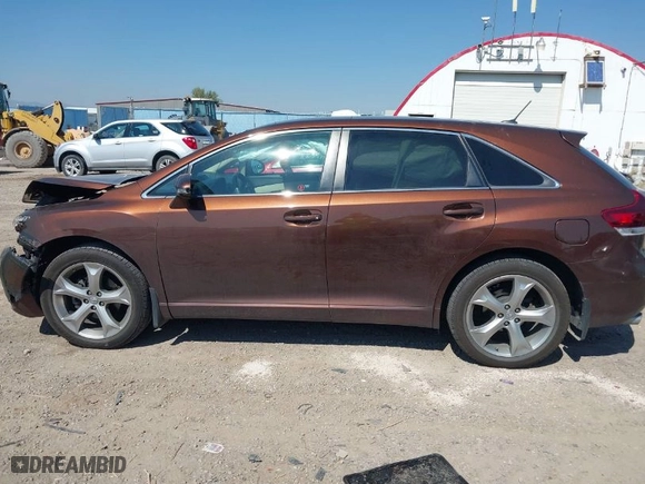 2013 Toyota Venza LE with VIN 4T3BK3BB1DU077562, listed as a IAAI auction lot 40207957 with 132,648 mi miles. Bid and sale history available at carsss.com. Image 14.