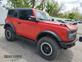 2021 Ford Bronco z VIN 1FMDE5CP7MLB07037, wystawiony jako Copart lot #54140385 z przebiegiem 56 403 mil mil oraz Szkoda całkowita • Salvage title. Historia ofert i sprzedaży dostępna na DreamBid. Obrazek 4.