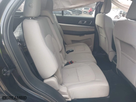 2019 Ford Explorer XLT with VIN 1FM5K7DH8KGA63524, listed as a IAAI auction lot 41600580 with 118,243 mi miles. Bid and sale history available at carsss.com. Image 8.