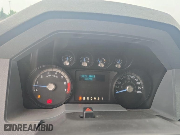 2011 Ford F-250 XL z VIN 1FT7X2B62BEC17045, wystawiony jako IAAI lot #42851395 z przebiegiem 73 355 mil mil oraz . Historia ofert i sprzedaży dostępna na DreamBid. Obrazek 14.