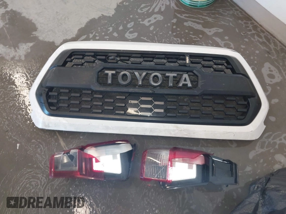 2020 Toyota Tacoma SR5 with VIN 3TMAZ5CN5LM124703, listed as a IAAI auction lot 41017478 with 47,627 mi miles and . Bid and sale history available at DreamBid. Image 12.