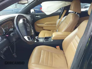 2013 Dodge Charger SXT z VIN 2C3CDXJG2DH528683, wystawiony jako IAAI lot #41644348 z przebiegiem 124 157 mil mil oraz . Historia ofert i sprzedaży dostępna na DreamBid. Obrazek 5.