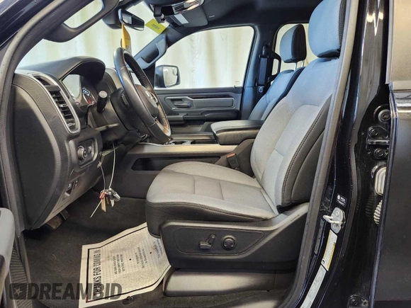 2022 Ram 1500 Big Horn z VIN 1C6RRFFG4NN269611, wystawiony jako IAAI lot #42566377 z przebiegiem 97 169 mil mil oraz . Historia ofert i sprzedaży dostępna na DreamBid. Obrazek 17.