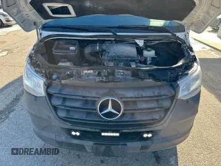 2020 Mercedes-Benz Sprinter with VIN W1Y4EDHY4LT031271, listed as a Copart auction lot 42905535 with 559,889 mi miles and Clean Title. Bid and sale history available at DreamBid. Image 7.