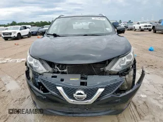 2017 Nissan Rogue SV z VIN JN1BJ1CP0HW008308, wystawiony jako Copart lot #58778515 z przebiegiem 80 075 mil mil oraz Szkoda całkowita • Salvage title. Historia ofert i sprzedaży dostępna na DreamBid. Obrazek 5.