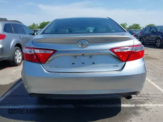 2015 Toyota Camry XLE with VIN 4T1BF1FK1FU100580, listed as a IAAI auction lot 42002060 with 111,739 mi miles. Bid and sale history available at carsss.com. Image 16.