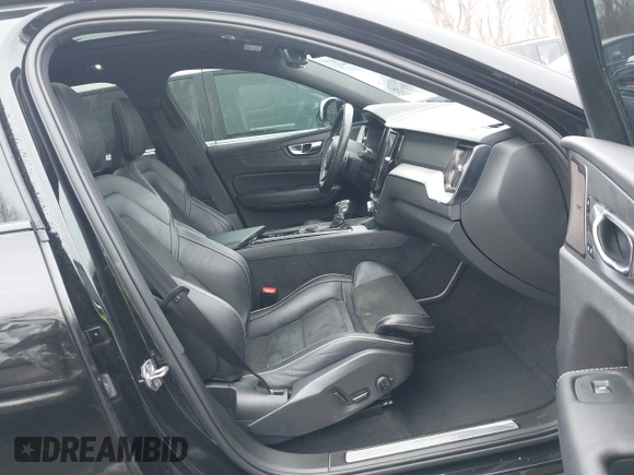 2019 Volvo XC60 R-Design with VIN LYV102RM9KB297622, listed as a IAAI auction lot 41582805 with 66,334 mi miles. Bid and sale history available at carsss.com. Image 5.