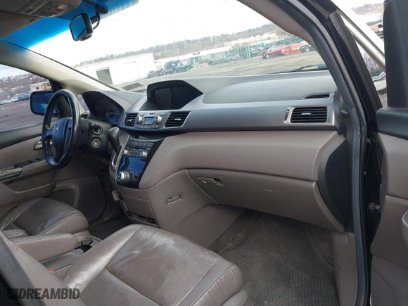 2011 Honda Odyssey EX-L with VIN 5FNRL5H62BB069118, listed as a IAAI auction lot 41808017 with 138,271 mi miles. Bid and sale history available at carsss.com. Image 5.