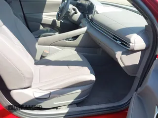 2024 Hyundai Elantra SEL z VIN KMHLM4DG5RU653537, wystawiony jako IAAI lot #42433134 z przebiegiem 37 478 mil mil oraz . Historia ofert i sprzedaży dostępna na DreamBid. Obrazek 5.