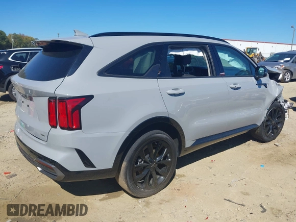 2023 Kia Sorento X-Line SX Prestige z VIN 5XYRKDLFXPG214202, wystawiony jako IAAI lot #40638311 z przebiegiem 19 871 mil mil oraz . Historia ofert i sprzedaży dostępna na DreamBid. Obrazek 4.