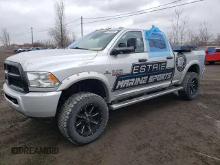 2017 Ram 2500 Tradesman z VIN 3C6UR5CL6HG571808, wystawiony jako Copart lot #52703345 z przebiegiem 135 981 mil mil oraz Szkoda całkowita • Salvage title. Historia ofert i sprzedaży dostępna na DreamBid. Obrazek 1.