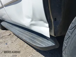 2008 Chevrolet Tahoe LTZ с VIN 1GNFC13J98J135941, выставлен на аукционе IAAI как лот 42144768 с пробегом 351 260 миль миль и . История ставок и продаж доступна на DreamBid. Изображение 13.