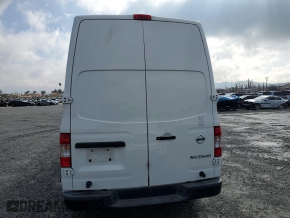 2018 Nissan NV Cargo S z VIN 1N6BF0LY3JN807591, wystawiony jako Copart lot #50203115 z przebiegiem 172 276 mil mil oraz Czysty tytuł • Clean title. Historia ofert i sprzedaży dostępna na DreamBid. Obrazek 6.