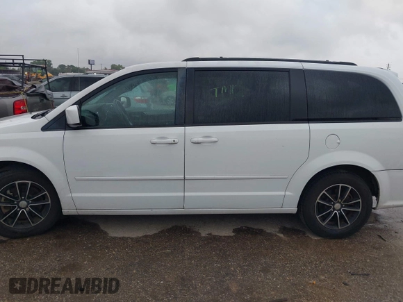 2017 Dodge Grand Caravan GT with VIN 2C4RDGEG8HR731576, listed as a IAAI auction lot 42101700 with 138,021 mi miles and . Bid and sale history available at DreamBid. Image 14.