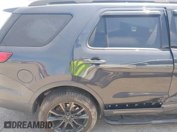 2017 Ford Explorer XLT z VIN 1FM5K8D8XHGA86463, wystawiony jako IAAI lot #42043922 z przebiegiem 83 025 mil mil oraz . Historia ofert i sprzedaży dostępna na DreamBid. Obrazek 18.