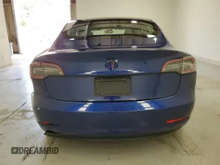 2022 Tesla Model 3 z VIN 5YJ3E1EA1NF185917, wystawiony jako Copart lot #59170725 z przebiegiem 151 149 mil mil oraz Czysty tytuł • Clean title. Historia ofert i sprzedaży dostępna na DreamBid. Obrazek 6.