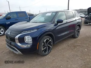 2022 Mitsubishi Outlander SE z VIN JA4J3UA84NZ086496, wystawiony jako IAAI lot #41954802 z przebiegiem 85 357 mil mil oraz . Historia ofert i sprzedaży dostępna na DreamBid. Obrazek 2.