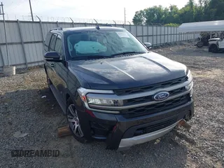 2024 Ford Expedition Max XLT z VIN 1FMJK1H83REA85832, wystawiony jako IAAI lot #42377714 z przebiegiem 3 244 mil mil oraz . Historia ofert i sprzedaży dostępna na DreamBid. Obrazek 6.