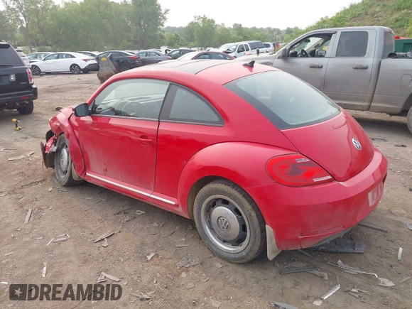 2012 Volkswagen Beetle 2.5L PZEV with VIN 3VWJP7AT8CM637489, listed as a IAAI auction lot 42377559 with 174,295 mi miles and . Bid and sale history available at DreamBid. Image 3.